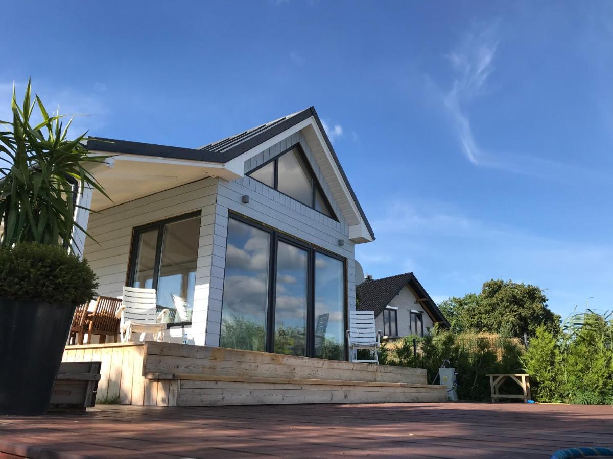 Baltic Waterfront Yacht House Hotell Świnoujście Exteriör bild