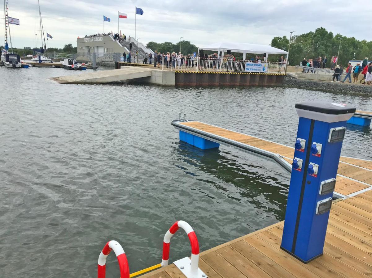 Baltic Waterfront Yacht House Hotell Świnoujście Exteriör bild